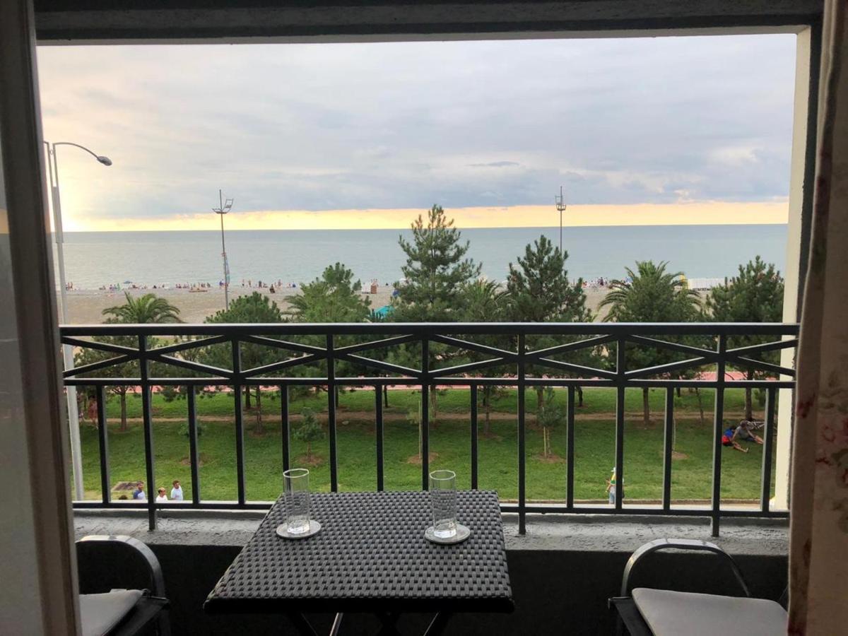 Amazing Magnolia Batumi Exterior foto